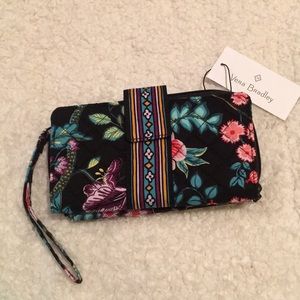 NWT - Vera Bradley wallet wristlet.